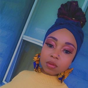 Meet your Posher, Stefanie